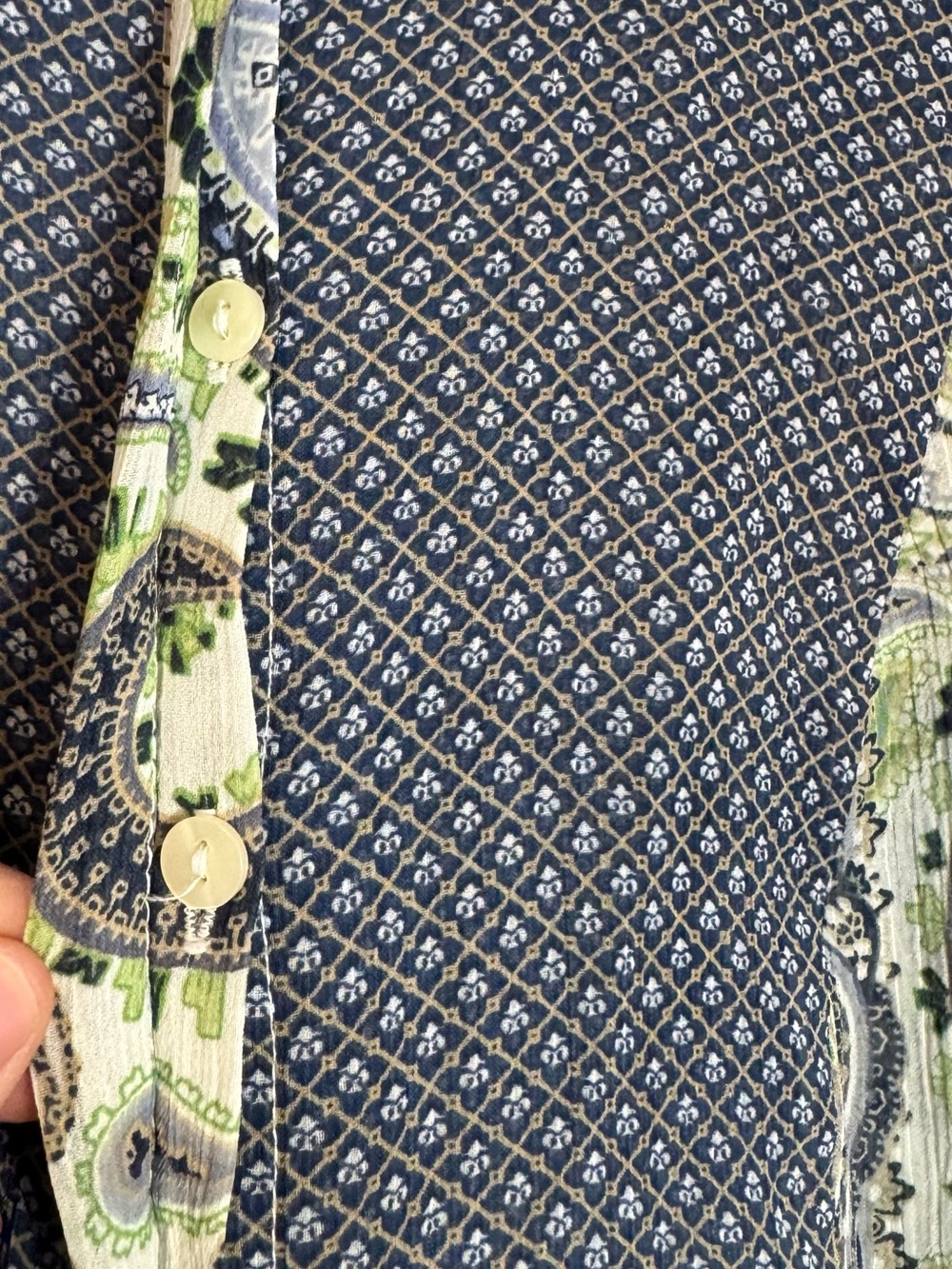 Liz Claiborne Paisley Button-Front Tunic Blouse 3/4 Sleeve Semi-Sheer 1X - Picture 4 of 7